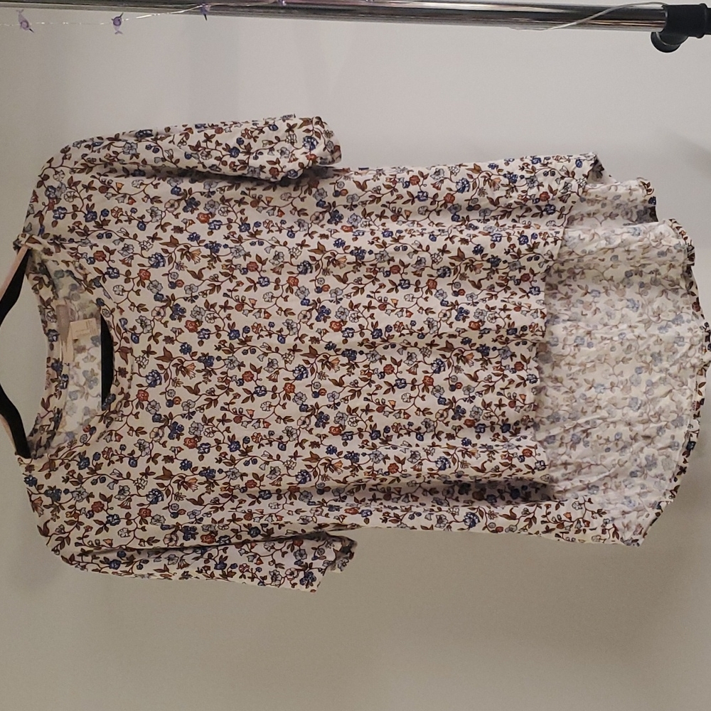 Forever 21 Contemporary Floral High Low Stretchy Shirt Size Small